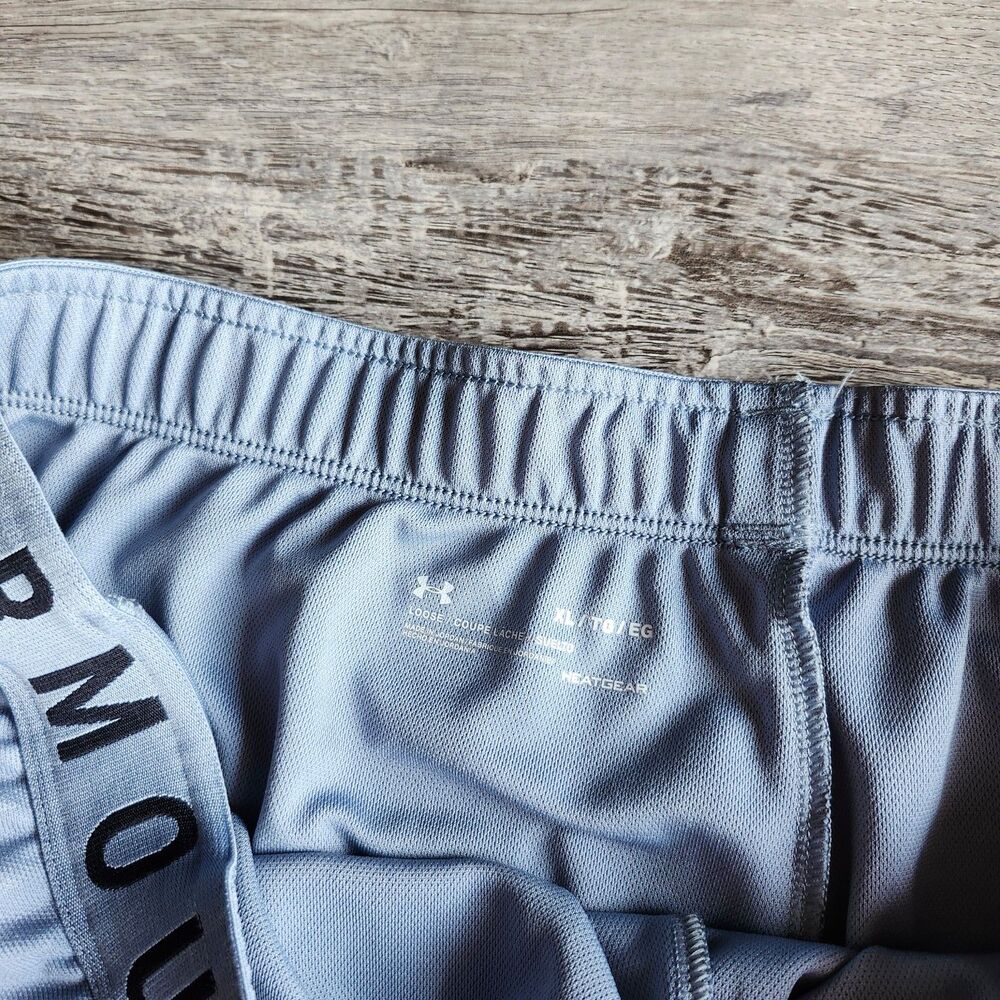 (XL) Under Armour shorts - Picture 3 of 4